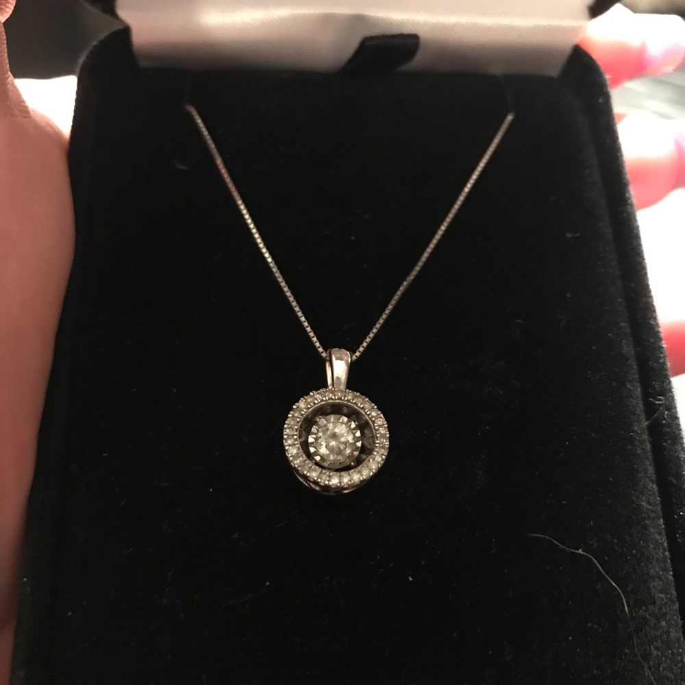 Kay Jewelers Floating diamond necklace